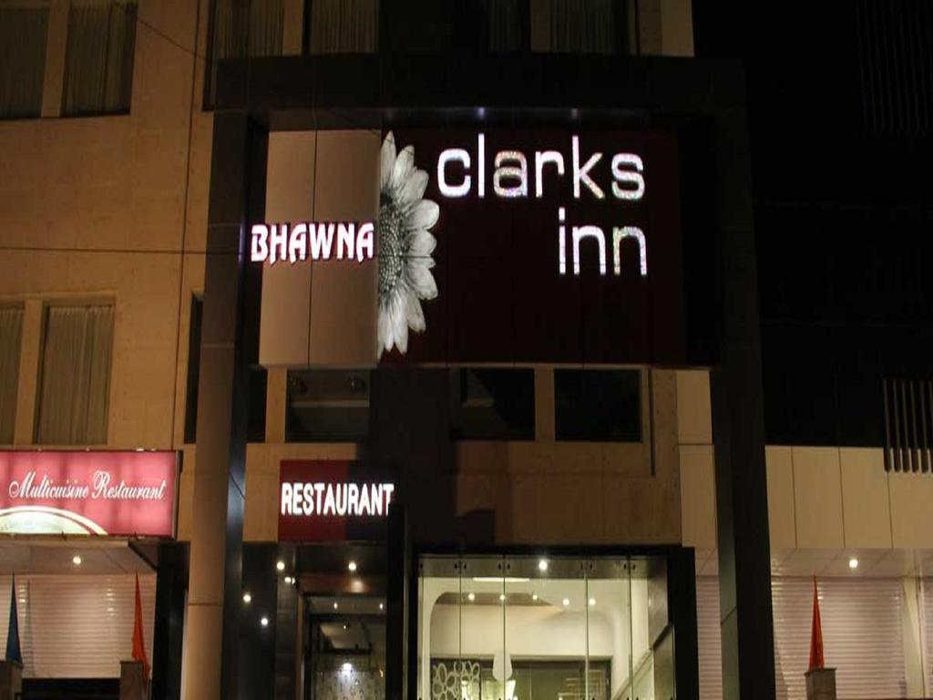 Bhawna Clarks Inn Agra Екстериор снимка